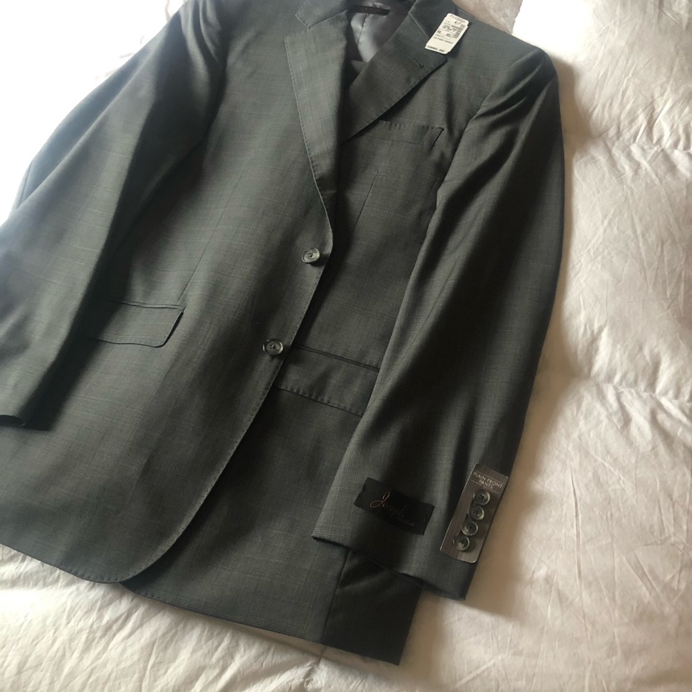 JoS.A.BANK men’s suite with vest